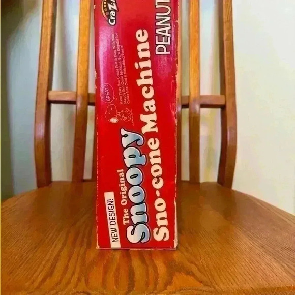 Peanuts Snoopy Sno-Cone Machine Kids Snow Maker Toy Ice Shavings, Red, White - Picture 6 of 8